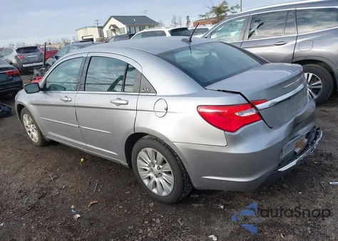 2014 Chrysler 200 Lx z USA, uszkodzony, nr VIN 1C3CCBAB3EN204824
